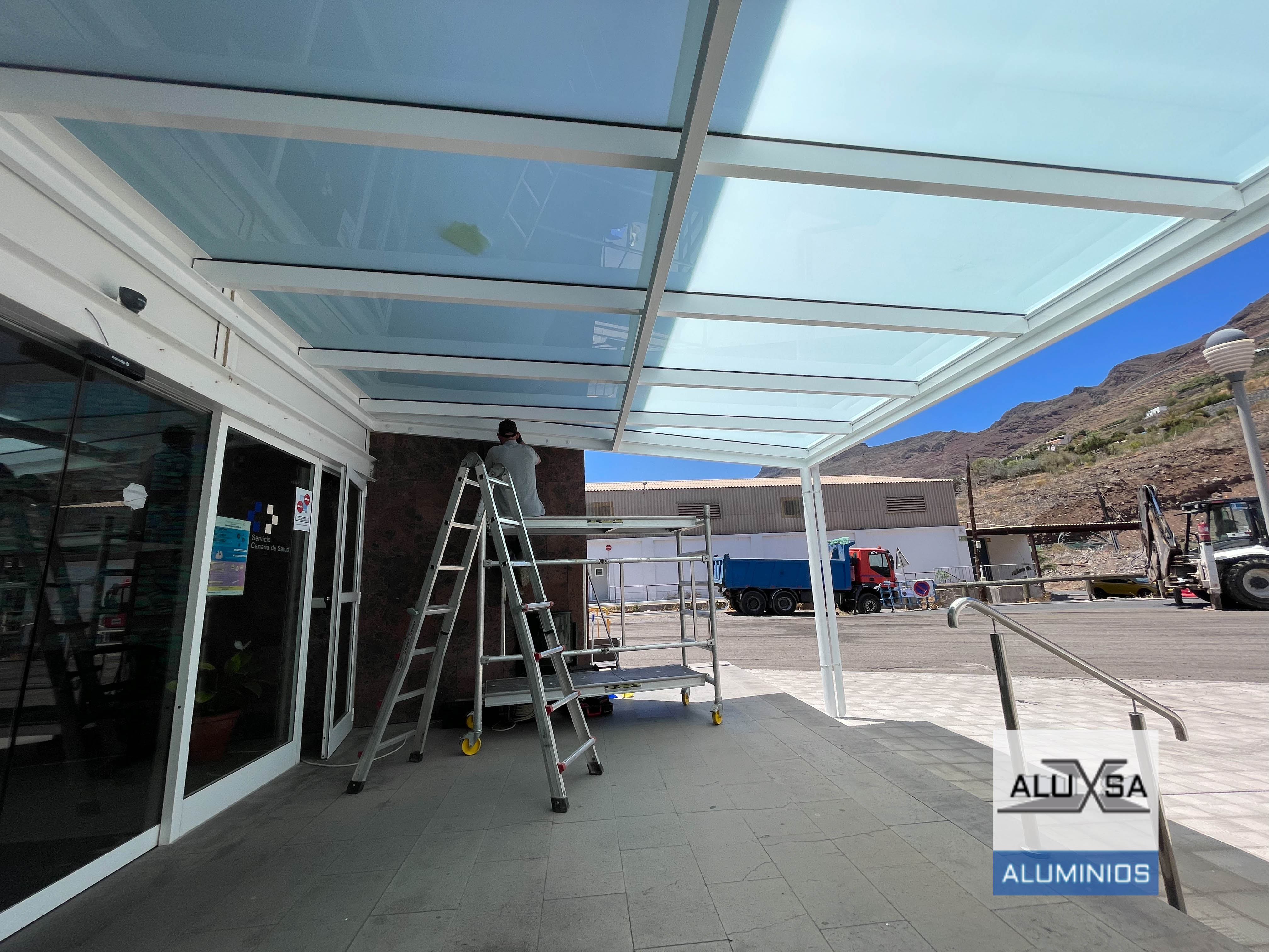 porche de aluminio y cristal gomera 46